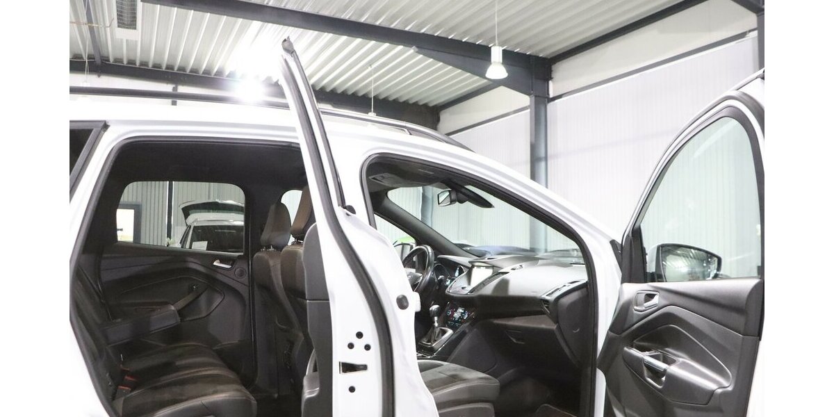 Ford Kuga ST-LINE SPORT WHITE & BLACK / XENON, LEDER 127.000 km 14.911 &euro; Hamm 59077