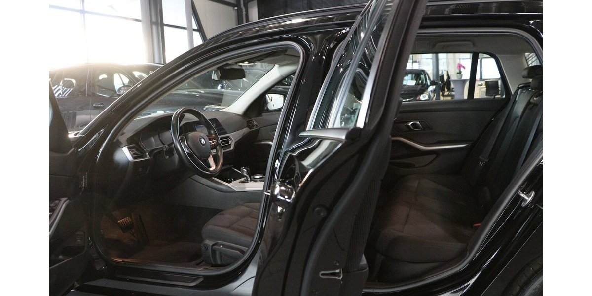 BMW 330d Touring ADVANTAGE / LED / LIVE+NAVI+ 149.000 km 22.444 &euro; Hamm 59077