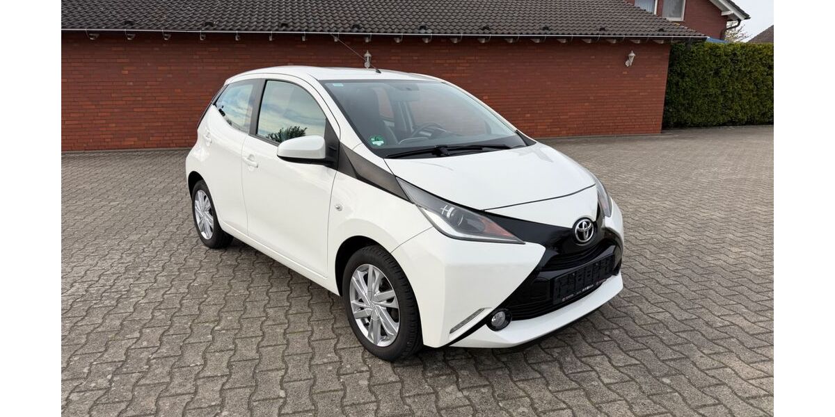 Toyota Aygo (X) 140.000 km 5.300 &euro; Ascheberg 59387