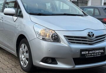 Toyota Verso 170.000 km 7.450 &euro; Hamm 59077