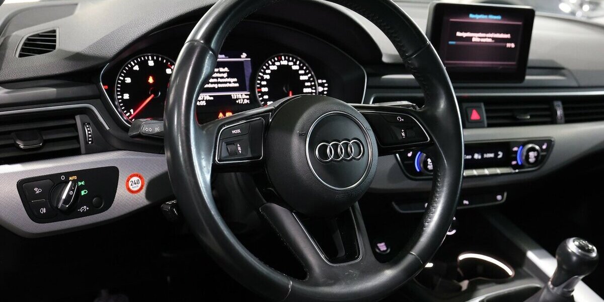 Audi A4 Avant 35 TFSI SPORT / 1.HAND / LED / NAVI+ 108.000 km 16.994 &euro; Hamm 59077