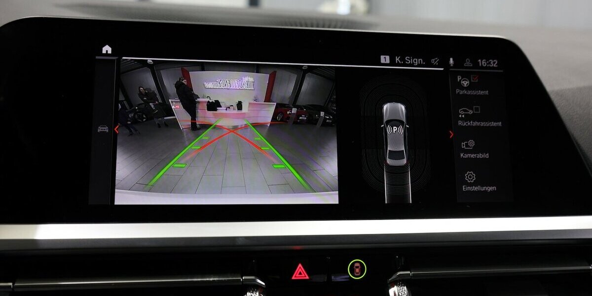 BMW 318d SPORT-LINE / LEDER, LIVE-COCKPIT-PRO, LED 107.000 km 27.333 &euro; Hamm 59077