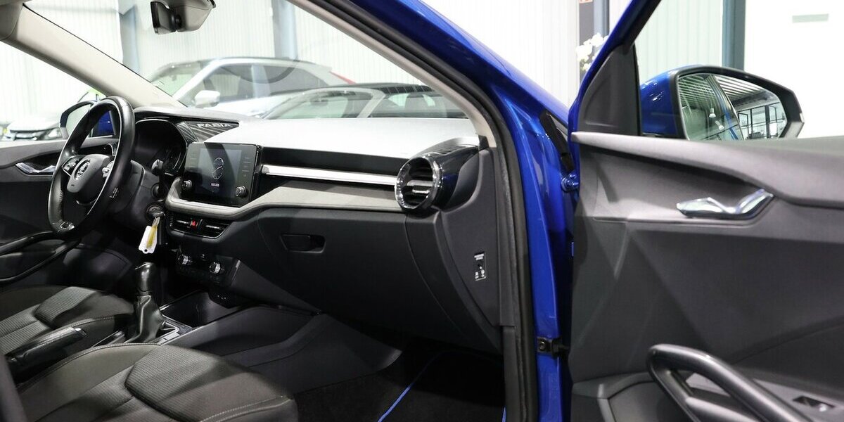 Skoda Fabia 1.0 TOUR RACE BLUE / LED / GROßES-DISPLAY 55.000 km 12.991 &euro; Hamm 59077