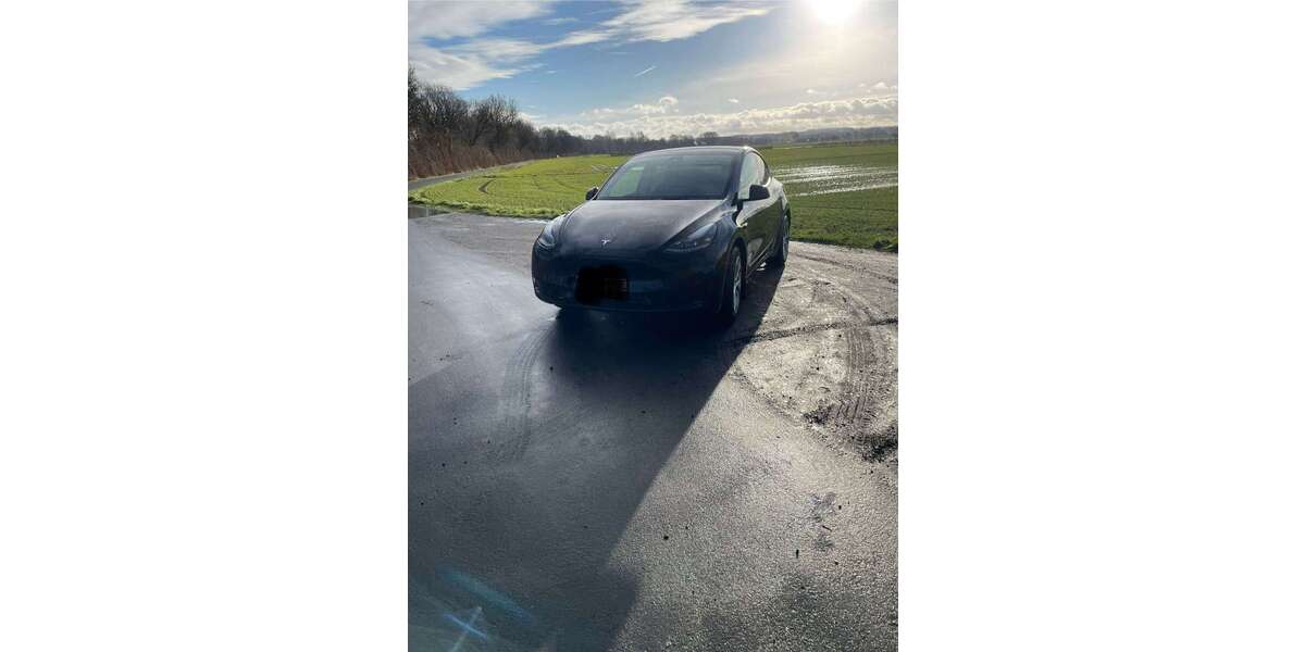 Tesla Model Y 36.500 km 35.000 &euro; Soest 59494