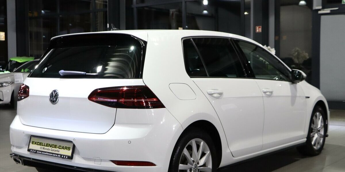 VW Golf VII 1.5 TSI HIGHLINE R-LINE SPORT BLACK LED 192.000 km 11.444 &euro; Hamm 59077