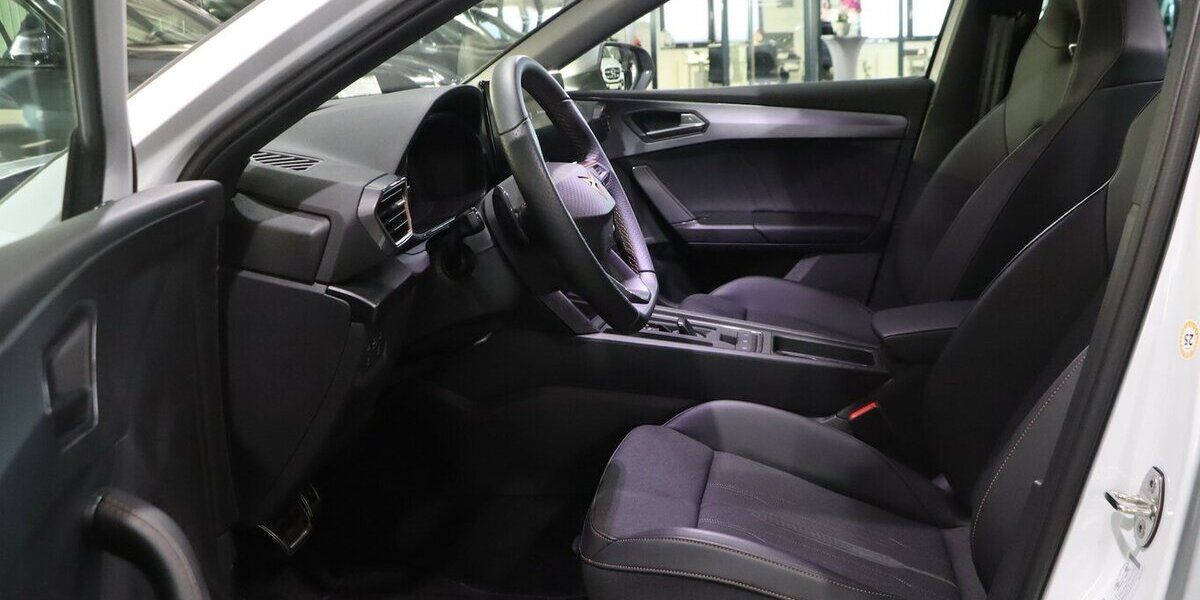 Cupra Leon ST 1.4 TSI DSG VZ e-Hybrid / MATRIX-LED / 6.000 km 31.991 &euro; Hamm 59077