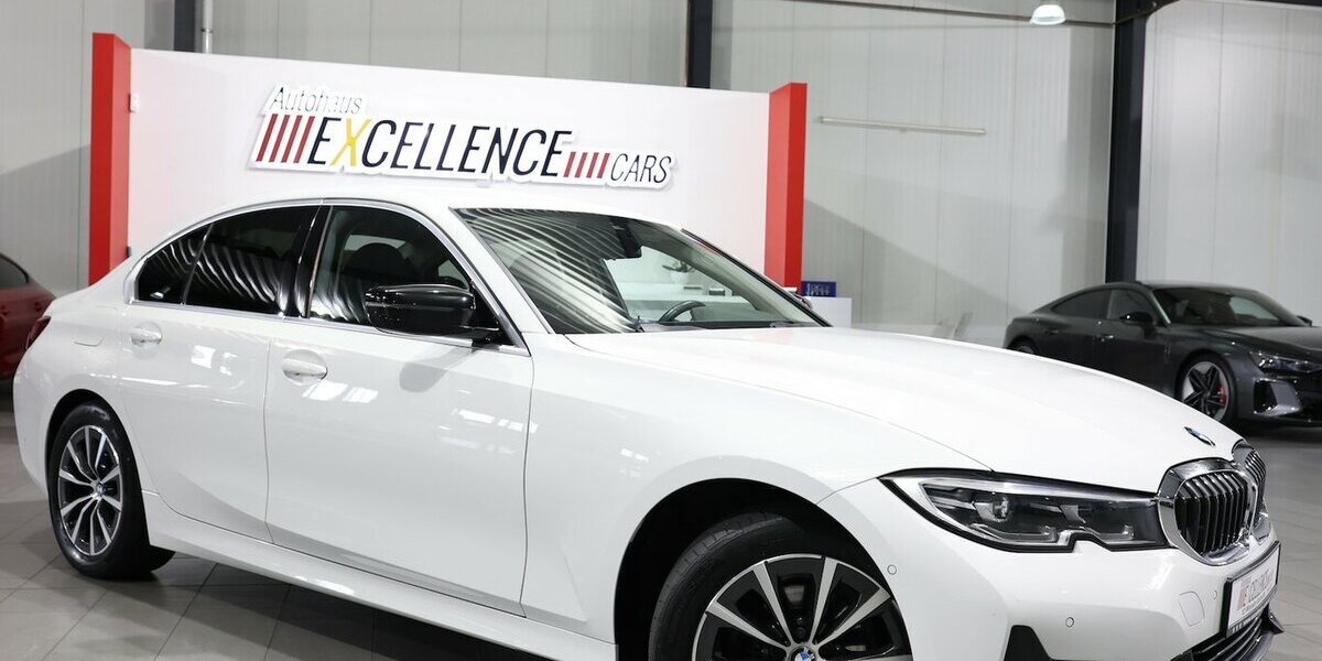 BMW 318d SPORT-LINE / LEDER, LIVE-COCKPIT-PRO, LED 107.000 km 27.333 &euro; Hamm 59077