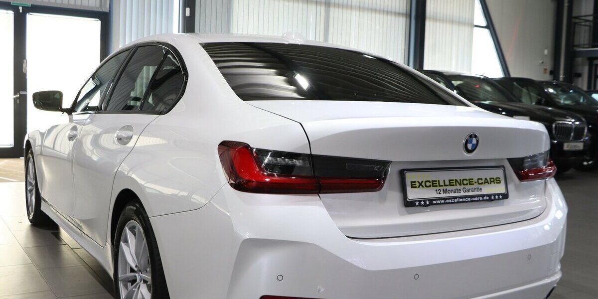 BMW 320d LIMOUSINE xDrive BUSINESS / CURVED / LED 68.000 km 29.555 &euro; Hamm 59077