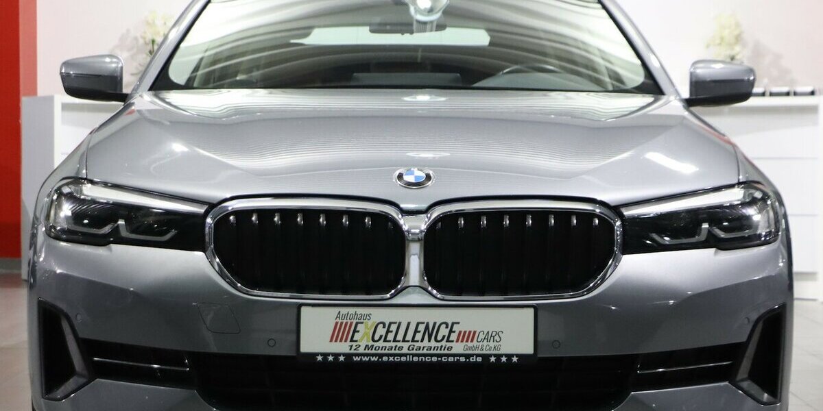 BMW 520d Touring xDrive BUSINESS / GREY & BROWN / 73.000 km 31.555 &euro; Hamm 59077
