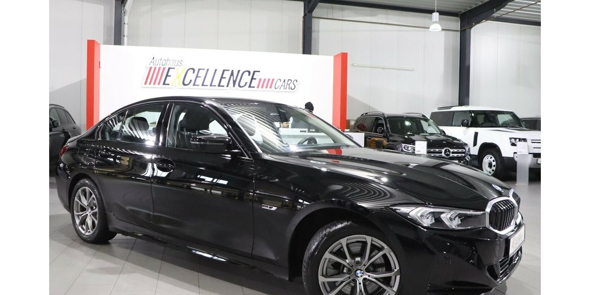 BMW 330e LIMOUSINE SHADOW CURVED+HEAD-UP, LED, H/K 46.000 km 30.444 &euro; Hamm 59077
