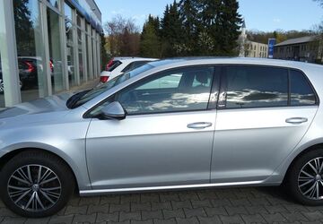 VW Golf 134.000 km 9.599 &euro; Bergkamen 59192