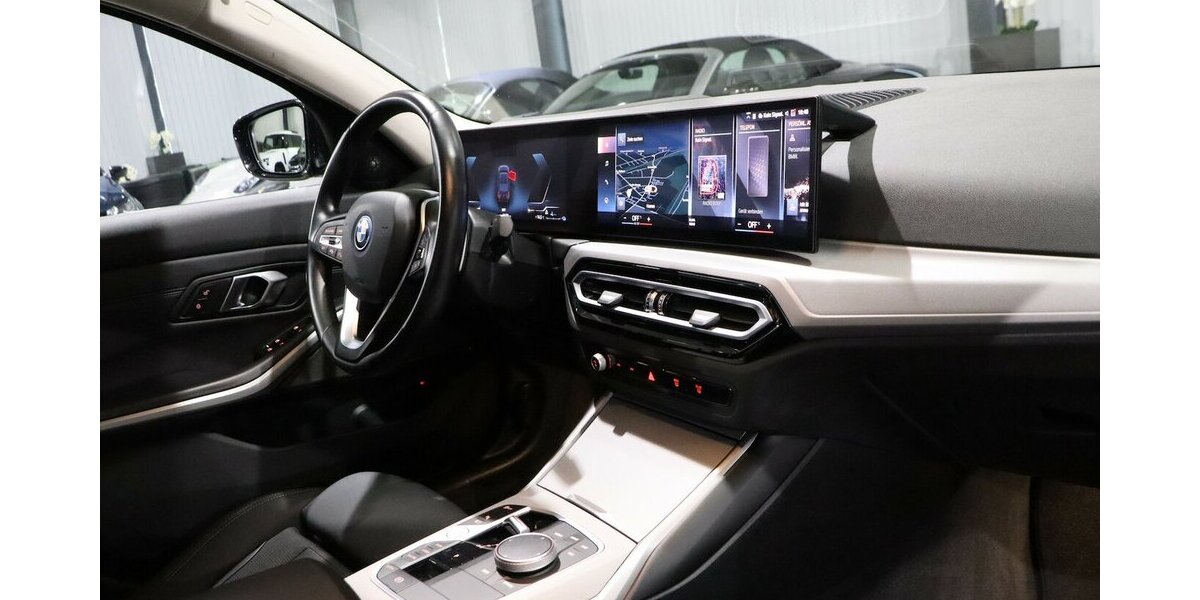 BMW 330e LIMOUSINE SHADOW CURVED+HEAD-UP, LED, H/K 46.000 km 30.444 &euro; Hamm 59077