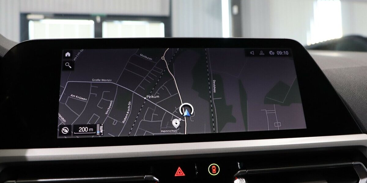 BMW 330e Touring Advantage / VOLL-LEDER-SPORT / LED 95.000 km 24.577 &euro; Hamm 59077