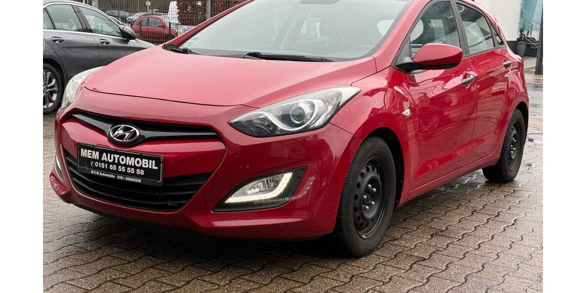 Hyundai i30 74.000 km 7.450 &euro; Hamm 59077