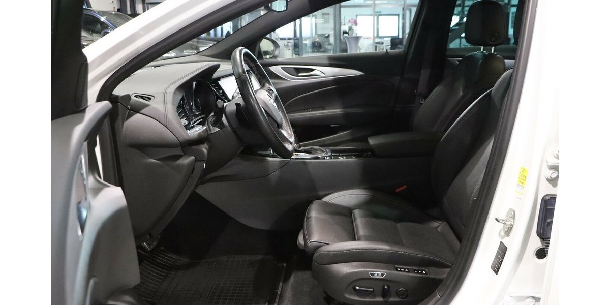 Opel Insignia 2.0 ST 4x4 OPC-LINE GSI WHITE / VC+HUD 140.000 km 19.444 &euro; Hamm 59077