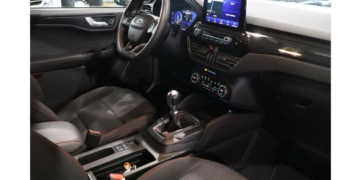 Ford Kuga 2.0 ECOBLUE STYLE ST-LINE SPORT BLACK / LED 125.000 km 16.991 &euro; Hamm 59077