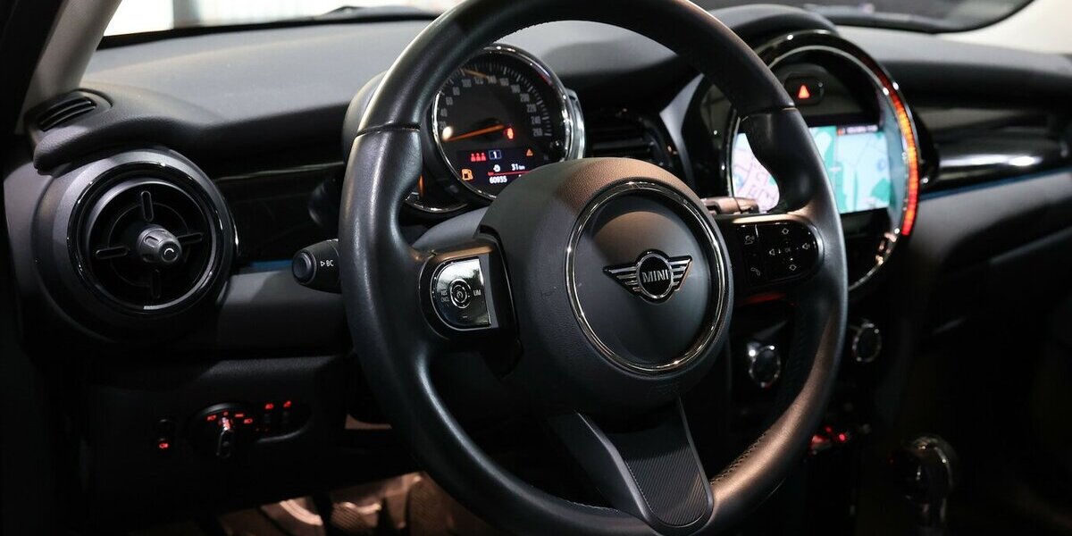 Mini ONE CLASSIC-TRIM / LED / LEDER / NAVI+APPLE 60.000 km 17.991 &euro; Hamm 59077