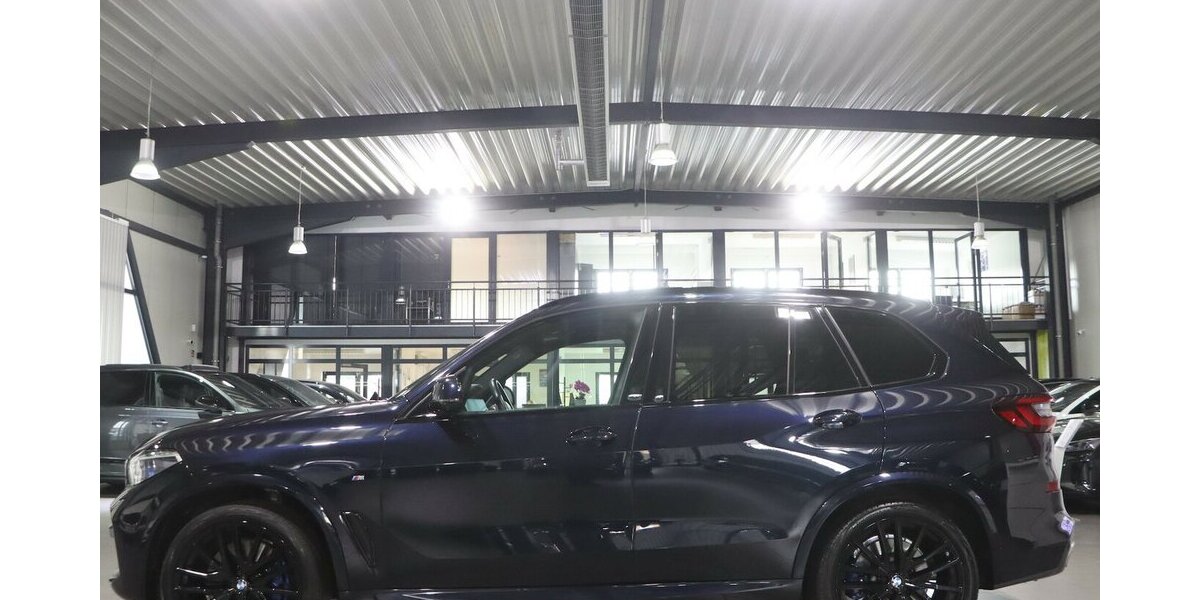 BMW X5 xDrive 40d INDIVIDUAL M-SPORTPAKET SKY-LOUNGE 116.847 km 52.777 &euro; Hamm 59077