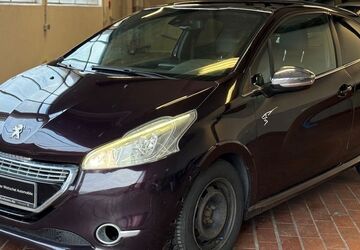 Peugeot 208 173.246 km 2.400 &euro; Soest 59494