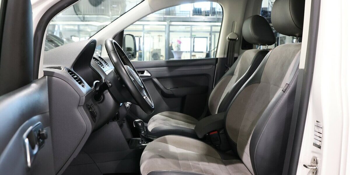 VW Caddy KOMBI 1.6 TDI DSG EDITION-30 WHITE & BLACK 144.000 km 15.111 &euro; Hamm 59077