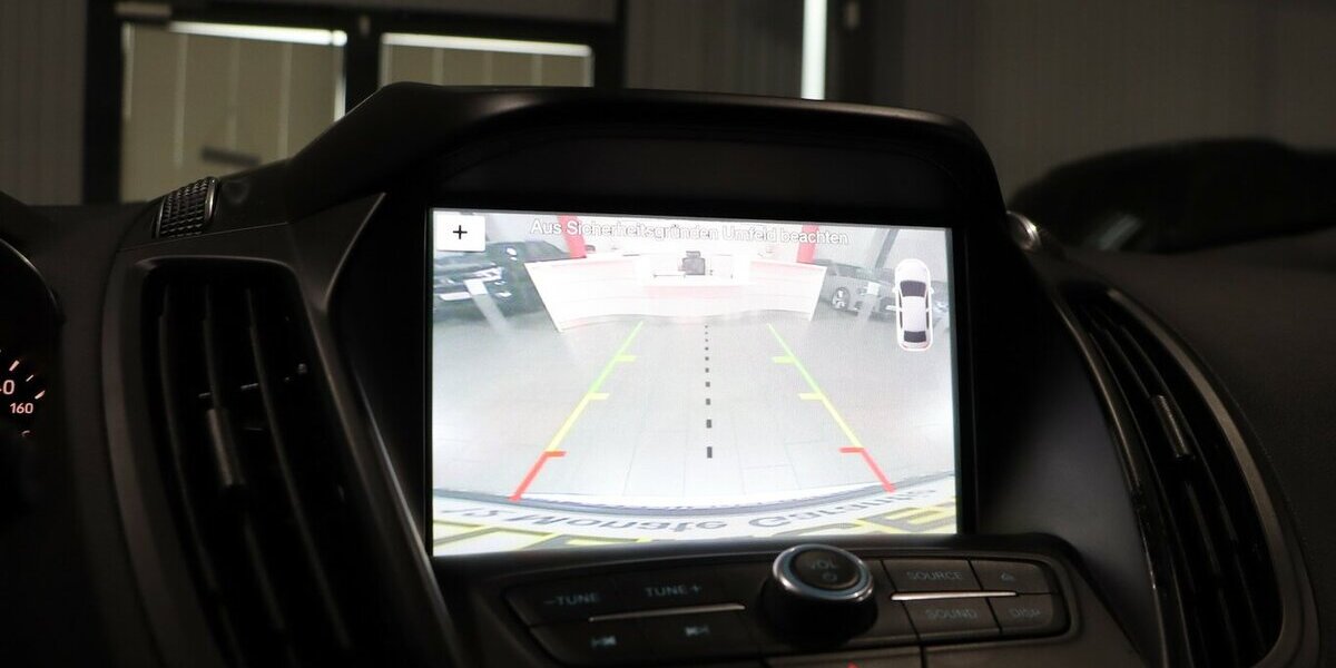 Ford Kuga ST-LINE SPORT WHITE & BLACK / XENON, LEDER 127.000 km 14.911 &euro; Hamm 59077