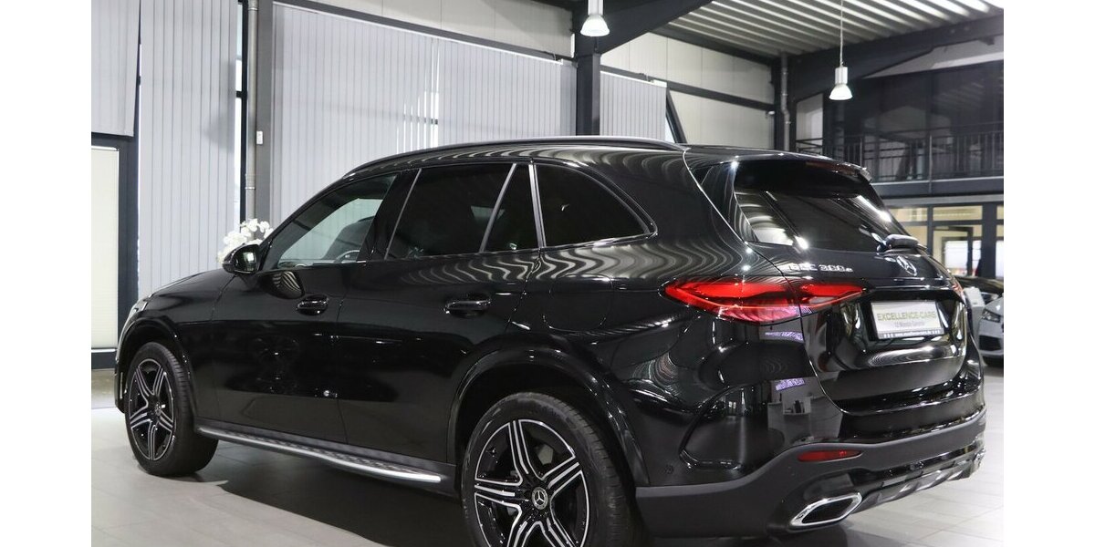 Mercedes-Benz GLC 300 e 4M EDITION AMG-LINE / NEU 89.000-EURO 20.000 km 60.993 &euro; Hamm 59077