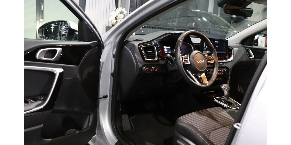 Kia cee´d Sportswagon 1.6 D VISION / 6.000-KM / TOP 6.000 km 22.888 &euro; Hamm 59077