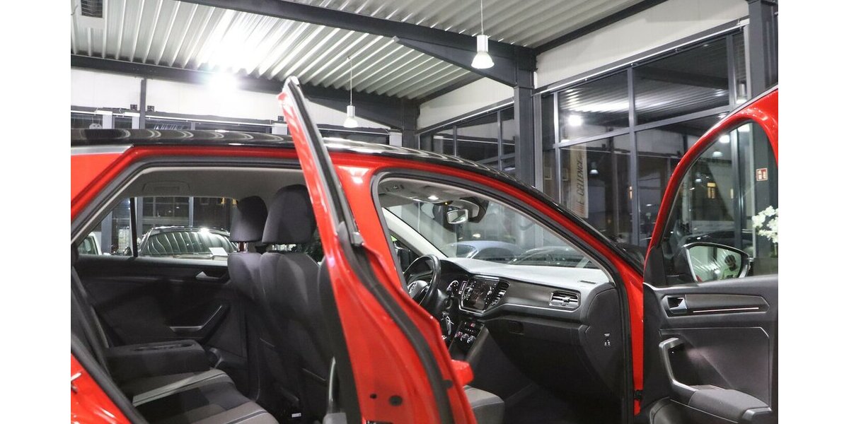 VW T-Roc 1.6 TDI STYLE / RED & BLACK / NAVI+KAMERA 100.000 km 15.111 &euro; Hamm 59077