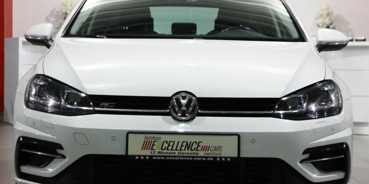 VW Golf VII 1.5 TSI HIGHLINE R-LINE SPORT BLACK LED 192.000 km 11.444 &euro; Hamm 59077