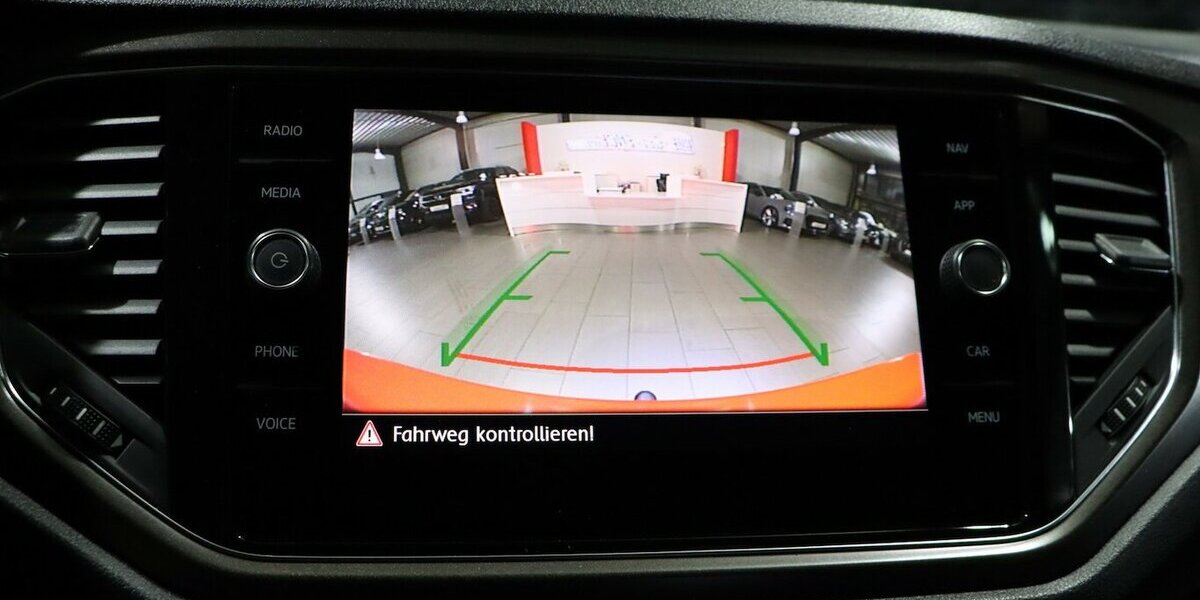 VW T-Roc 1.6 TDI STYLE / RED & BLACK / NAVI+KAMERA 100.000 km 15.111 &euro; Hamm 59077