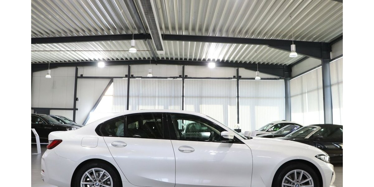 BMW 320d LIMOUSINE xDrive BUSINESS / CURVED / LED 68.000 km 29.555 &euro; Hamm 59077