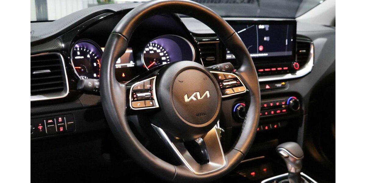 Kia cee´d Sportswagon 1.6 D VISION / 6.000-KM / TOP 6.000 km 22.888 &euro; Hamm 59077