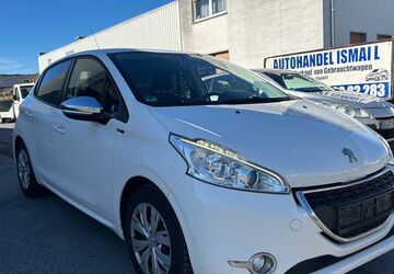 Peugeot 208 124.000 km 3.950 &euro; Soest 59494