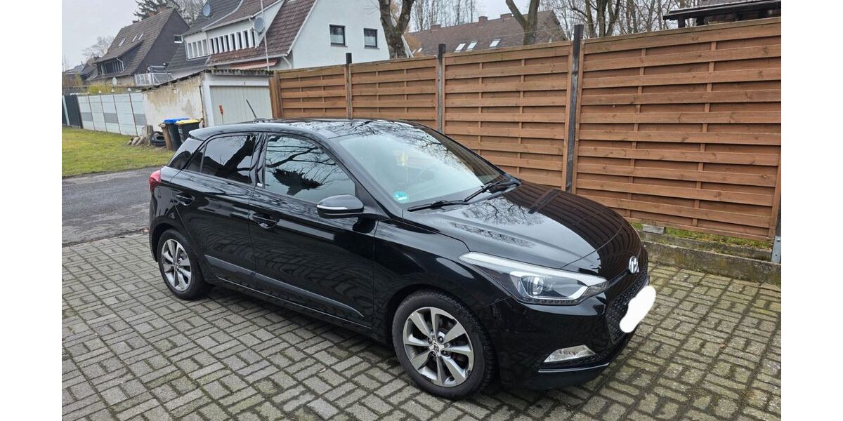 Hyundai i20 177.000 km 6.900 &euro; Ennigerloh 59320