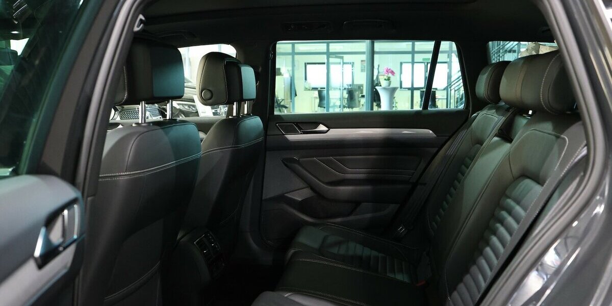 VW Passat Variant 2.0 TDI DSG BUSINESS IQ PANORAMA 122.000 km 22.444 &euro; Hamm 59077