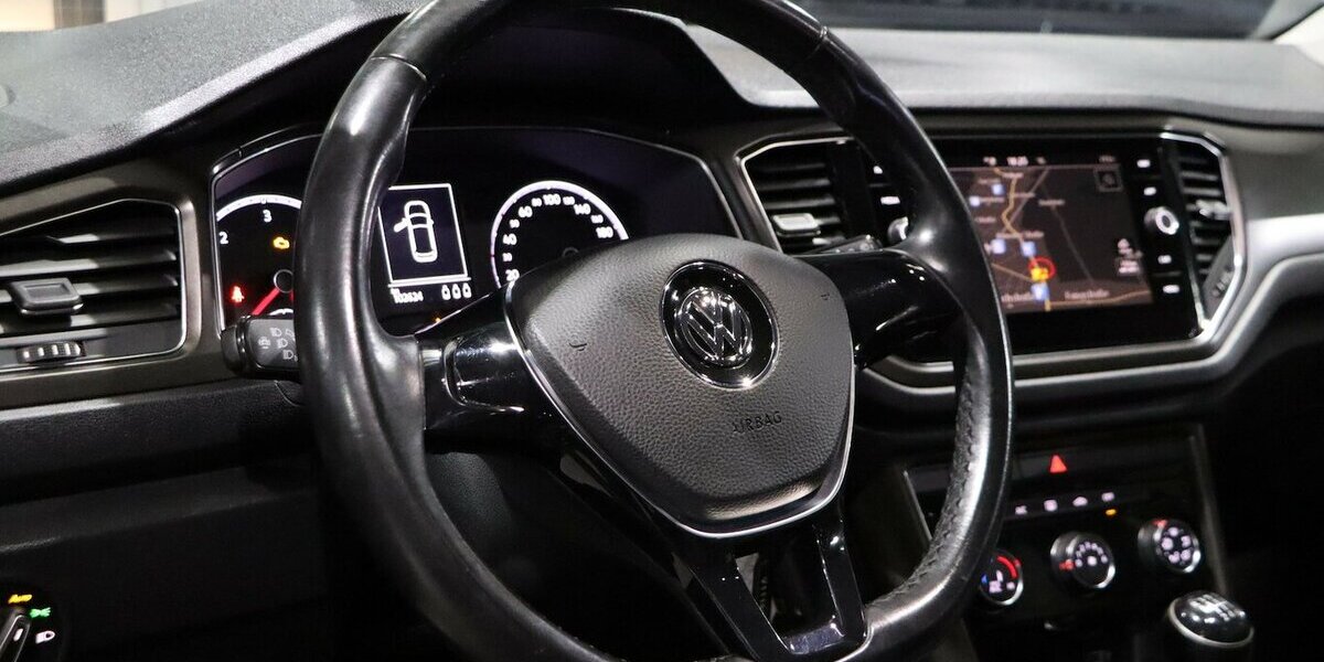 VW T-Roc 1.6 TDI STYLE / RED & BLACK / NAVI+KAMERA 100.000 km 15.111 &euro; Hamm 59077