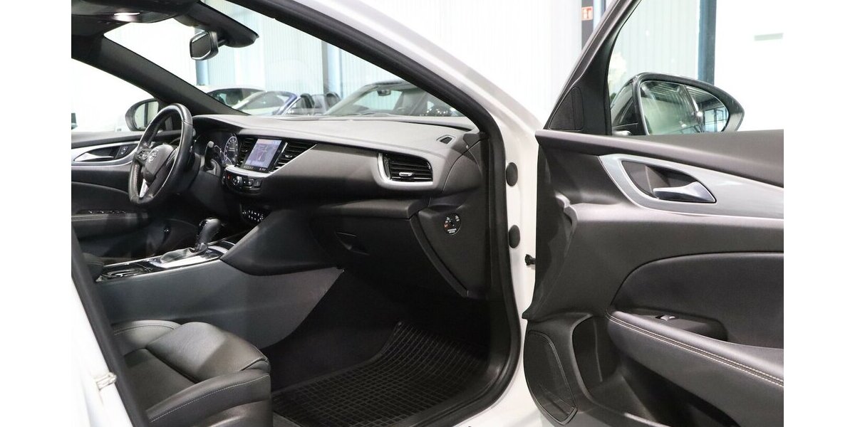 Opel Insignia 2.0 ST 4x4 OPC-LINE GSI WHITE / VC+HUD 140.000 km 19.444 &euro; Hamm 59077