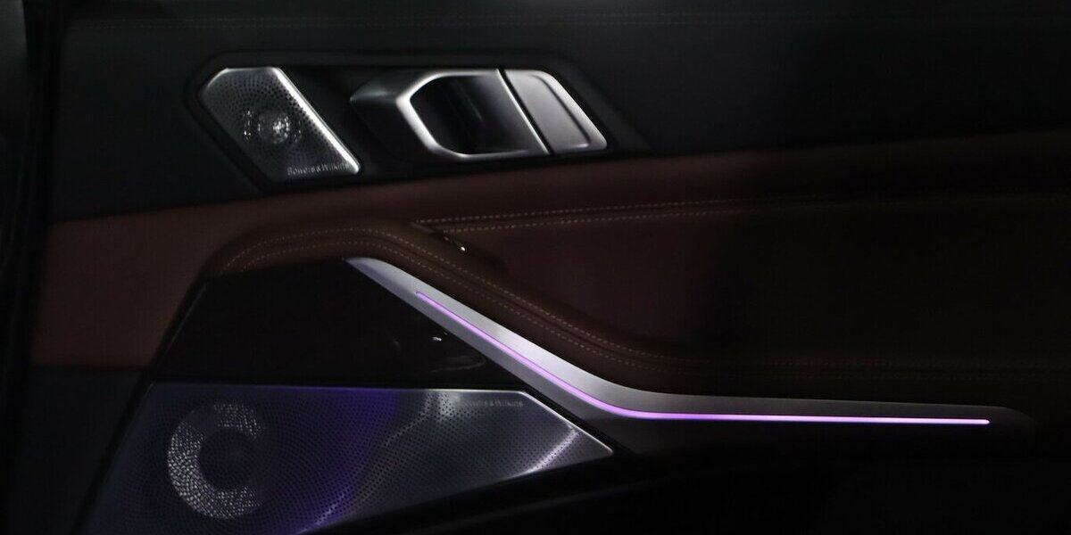 BMW X5 xDrive 40d INDIVIDUAL M-SPORTPAKET SKY-LOUNGE 116.847 km 52.777 &euro; Hamm 59077