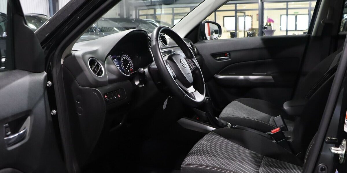 Suzuki Vitara 1.0 CLUB / NAVI+KAMERA, KLIMAAUTOMATIK 62.000 km 12.777 &euro; Hamm 59077