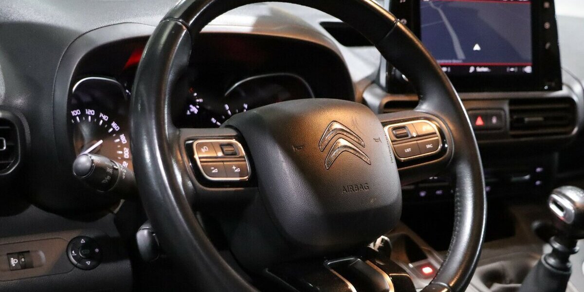 Citroen Berlingo 130 BLUE-HDI SHINE-XL 5-SITZER, 1.HAND 148.000 km 14.221 &euro; Hamm 59077