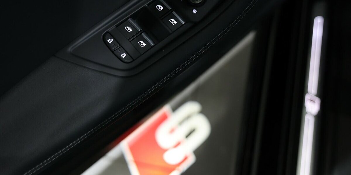 Audi A4 Avant 45 TFSI Q COMPETITION S-LINE BLACK 98.000 km 33.444 &euro; Hamm 59077