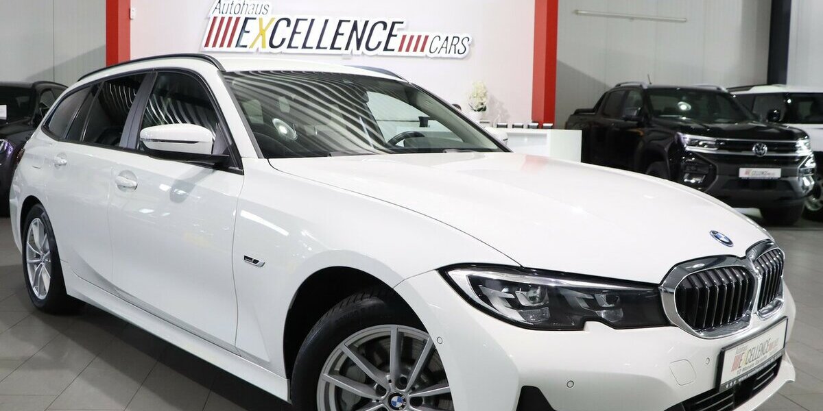 BMW 330e Touring Advantage / VOLL-LEDER-SPORT / LED 95.000 km 24.577 &euro; Hamm 59077