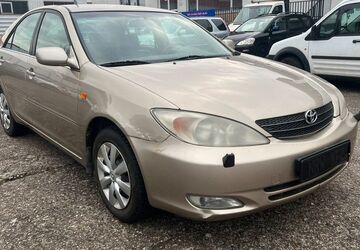 Toyota Camry 174.288 km 2.000 &euro; Hamm 59067