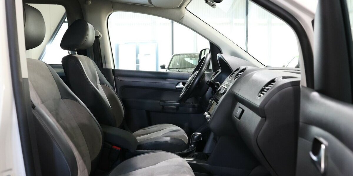 VW Caddy KOMBI 1.6 TDI DSG EDITION-30 WHITE & BLACK 144.000 km 15.111 &euro; Hamm 59077