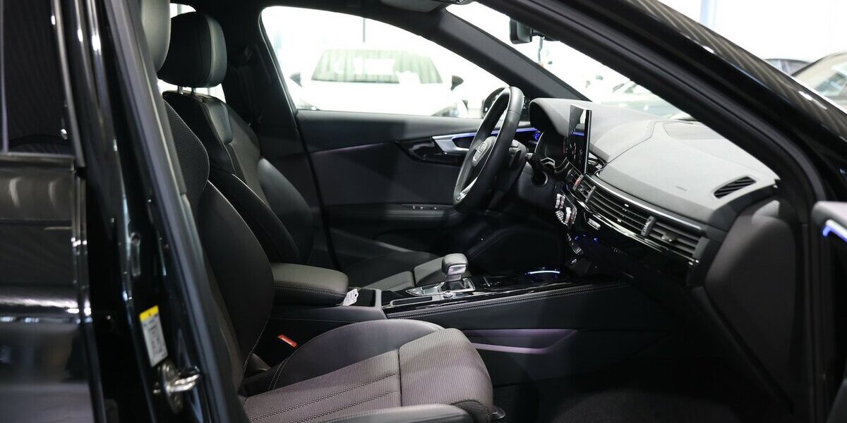 Audi A4 Avant 45 TFSI Q COMPETITION S-LINE BLACK 98.000 km 33.444 &euro; Hamm 59077