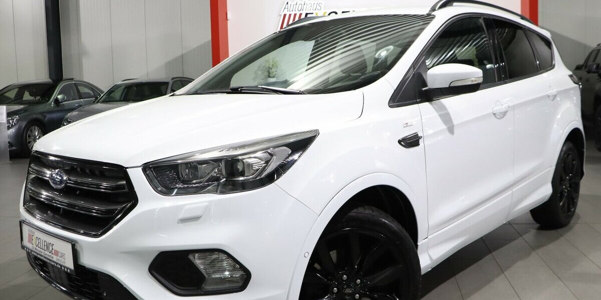 Ford Kuga ST-LINE SPORT WHITE & BLACK / XENON, LEDER 127.000 km 14.911 &euro; Hamm 59077