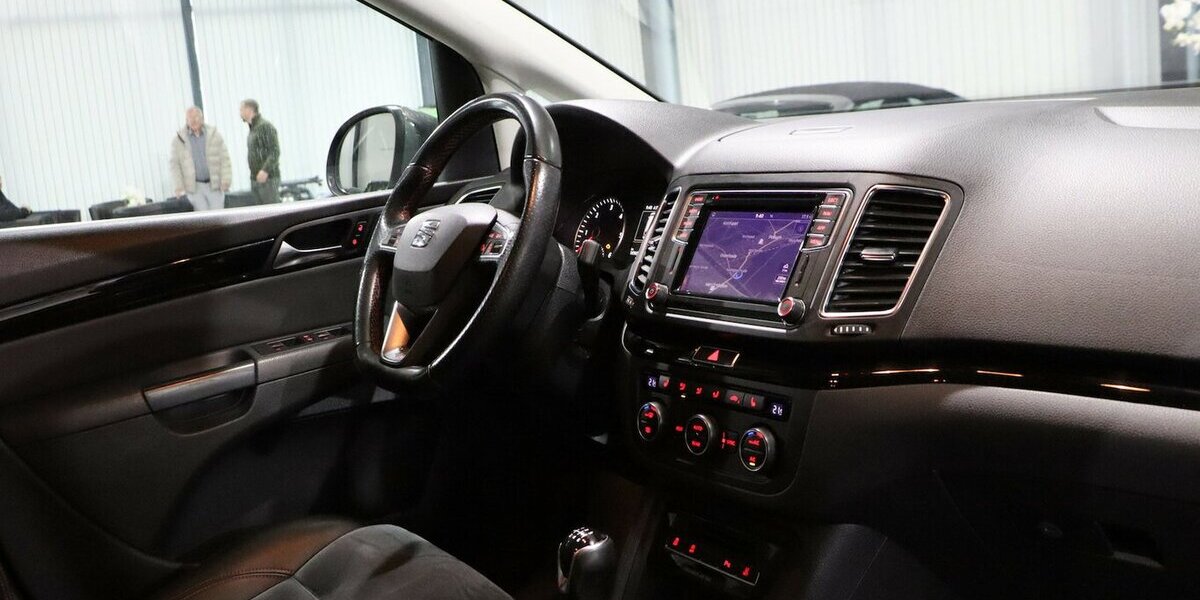 Seat Alhambra 2.0 TDI FR-LINE SPORT / 7-SITZER, XENON 149.000 km 19.444 &euro; Hamm 59077