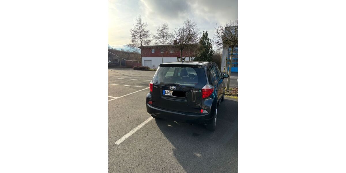 Toyota Verso-S 82.000 km 5.300 &euro; Holzwickede 59439