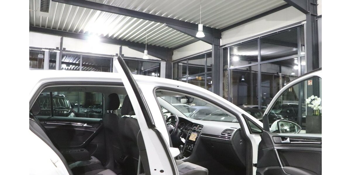 VW Golf VII 1.5 TSI HIGHLINE R-LINE SPORT BLACK LED 192.000 km 11.444 &euro; Hamm 59077