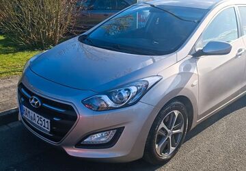 Hyundai i30 280.000 km 4.400 &euro; Hamm 59077